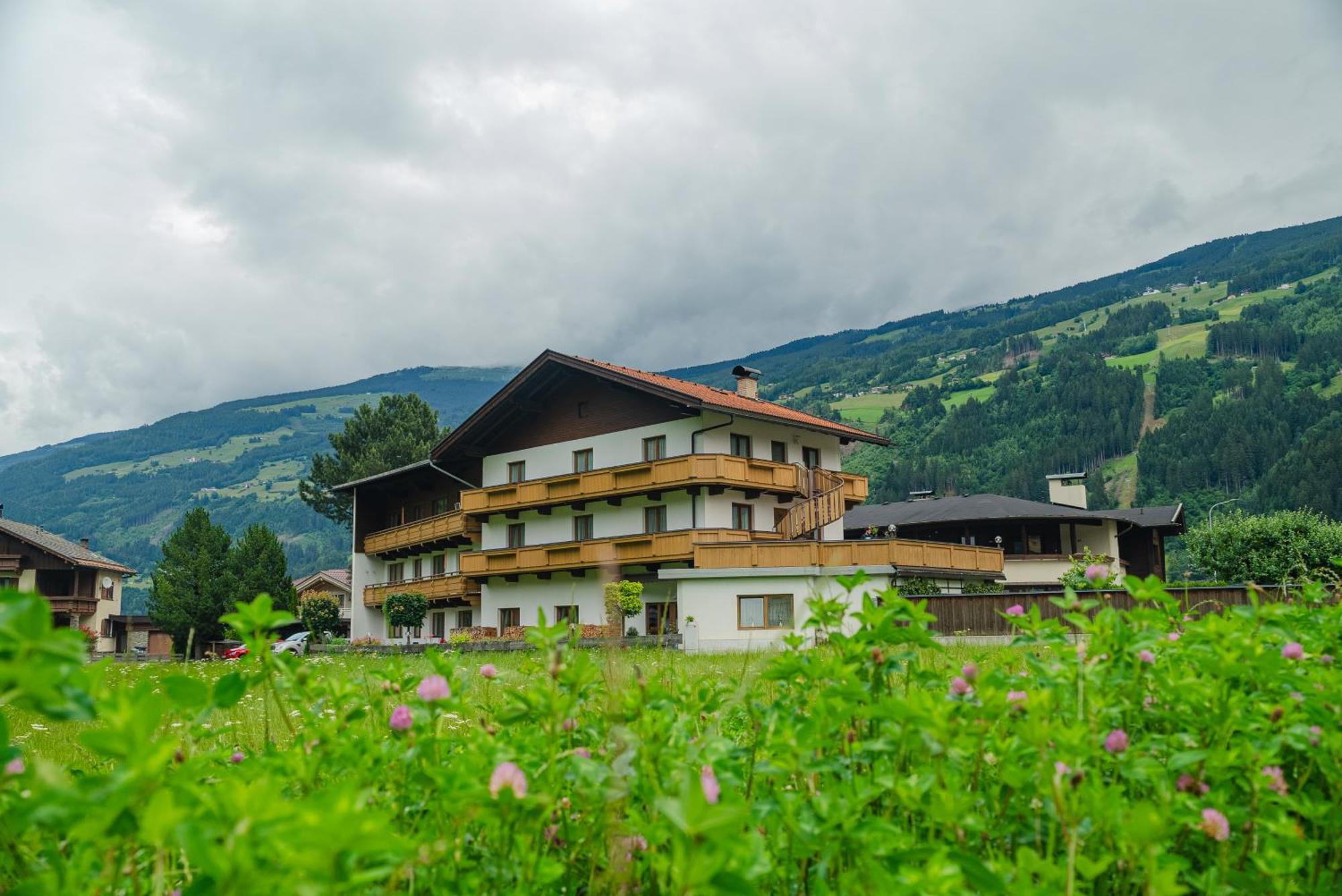Zell Views Apartments Zell am Ziller Extérieur photo