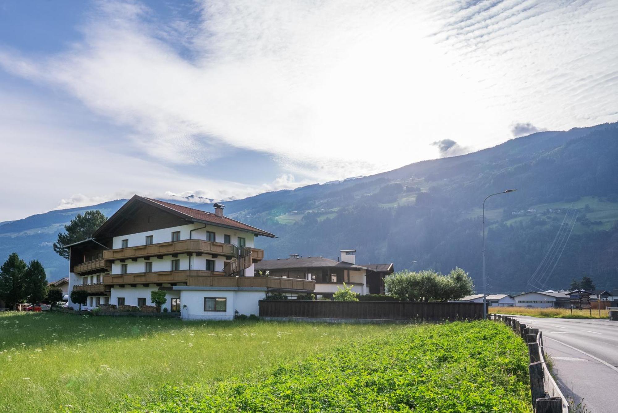 Zell Views Apartments Zell am Ziller Extérieur photo