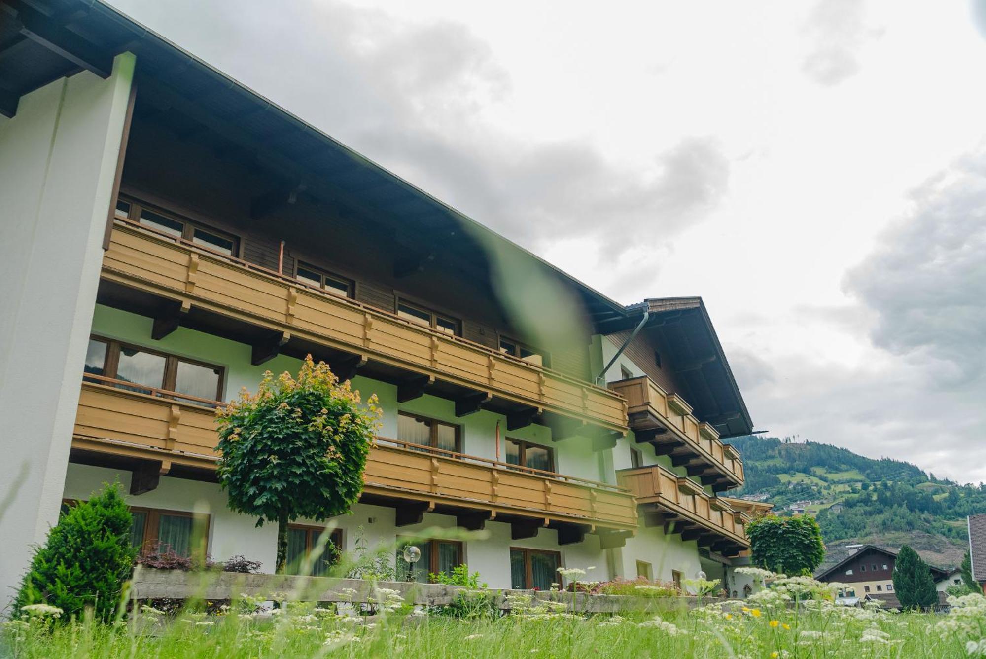 Zell Views Apartments Zell am Ziller Extérieur photo